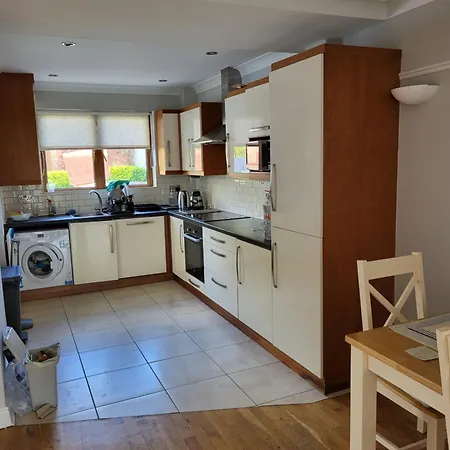150 Charlemont Griffith Avenue Homestay *